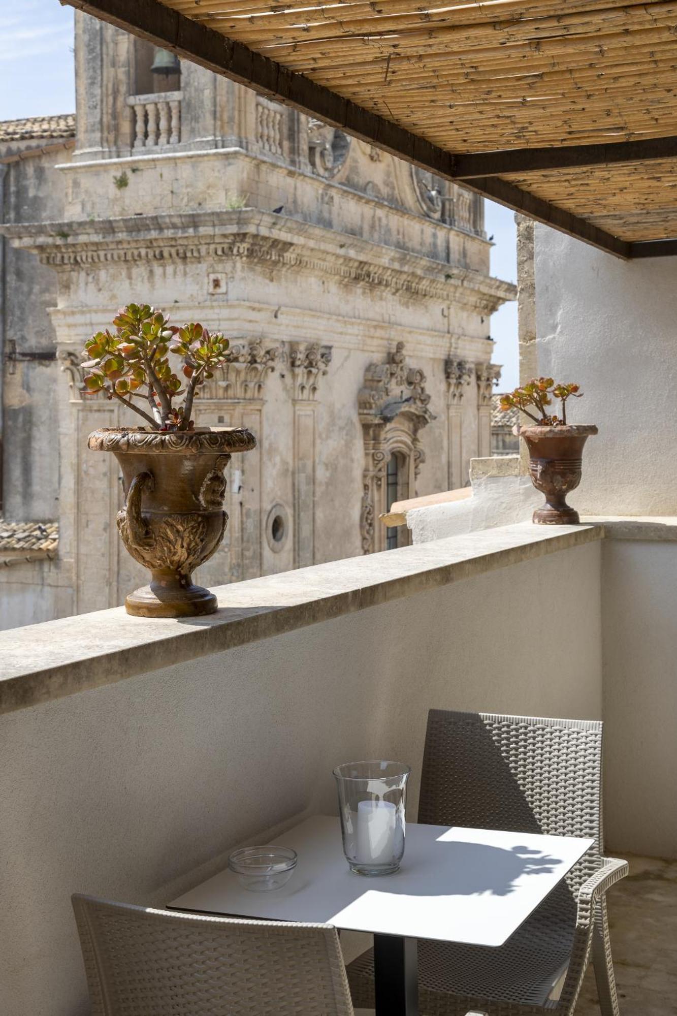 B&B Vicere Speciale Noto Bagian luar foto
