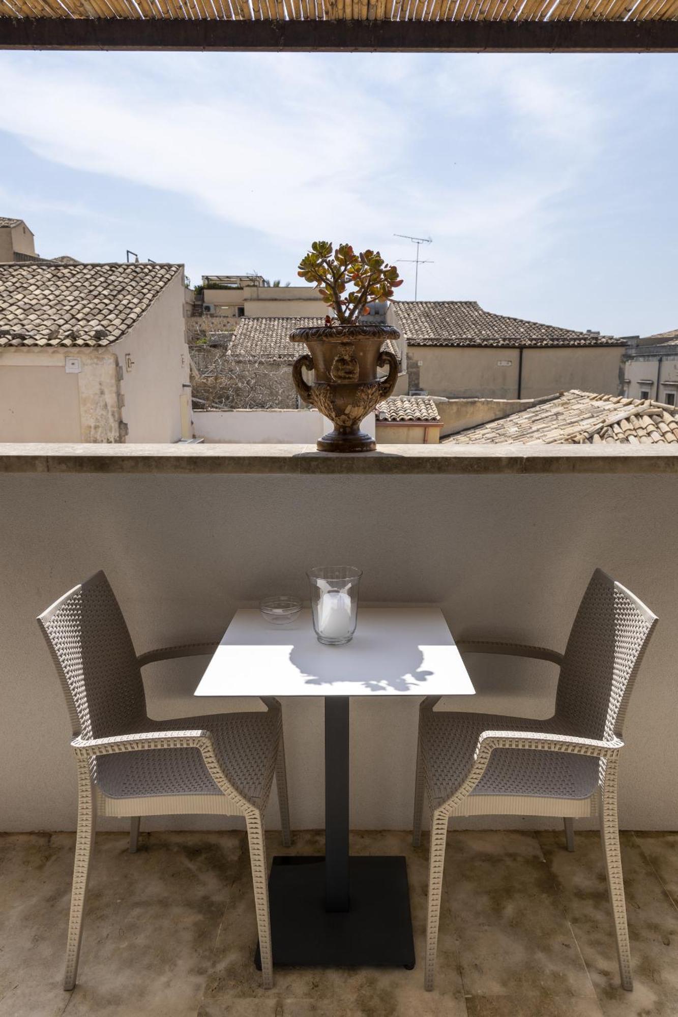 B&B Vicere Speciale Noto Bagian luar foto
