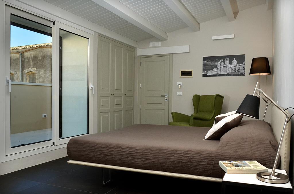 B&B Vicere Speciale Noto Bagian luar foto