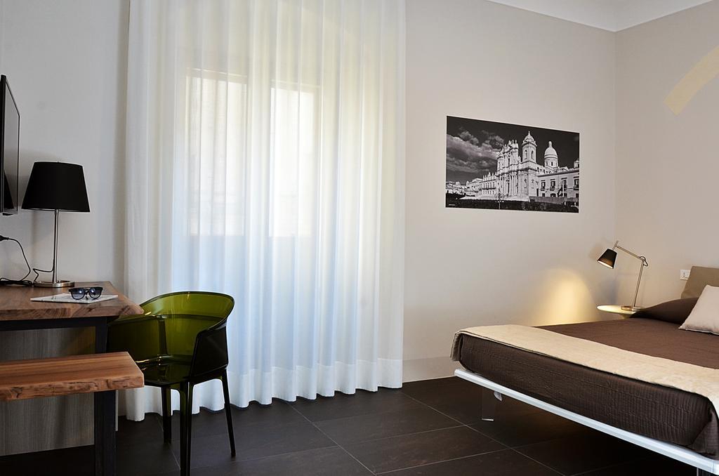 B&B Vicere Speciale Noto Bagian luar foto